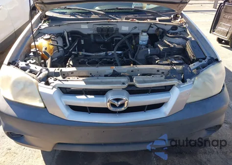 2005 Mazda Tribute I из США, поврежденный, VIN 4F2YZ92Z75KM01601